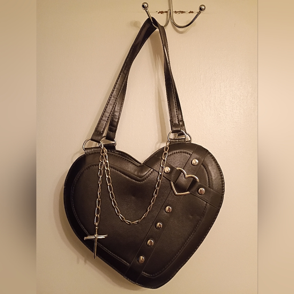 Edgy Heart-Shaped Black Shoulder Bag